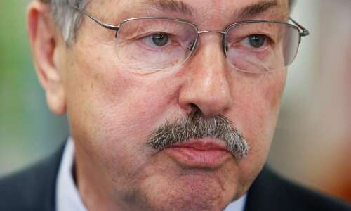Branstad to visit schools, discuss bullying with officials
