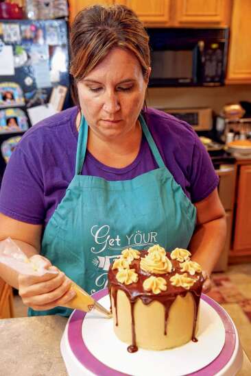 Late Night Cake Company owner bakes up a business in North Liberty