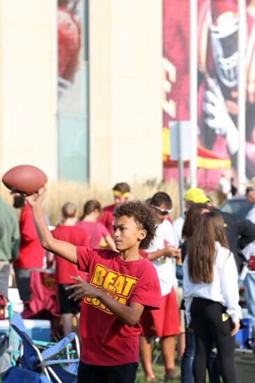 Fans at Cy-Hawk game in favor of keeping series alive
