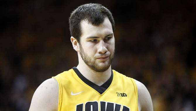 Hawkeyes find off-court foes they didn't expect