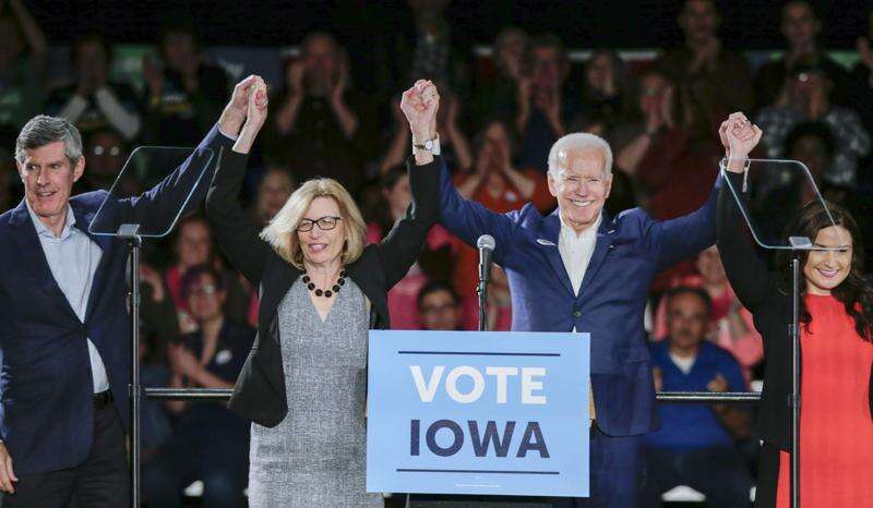 Democrats veer left on their treks to Iowa