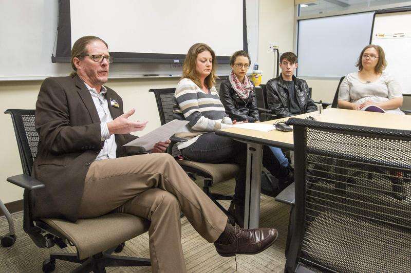 University of Iowa grad students urge Harreld to attend assembly