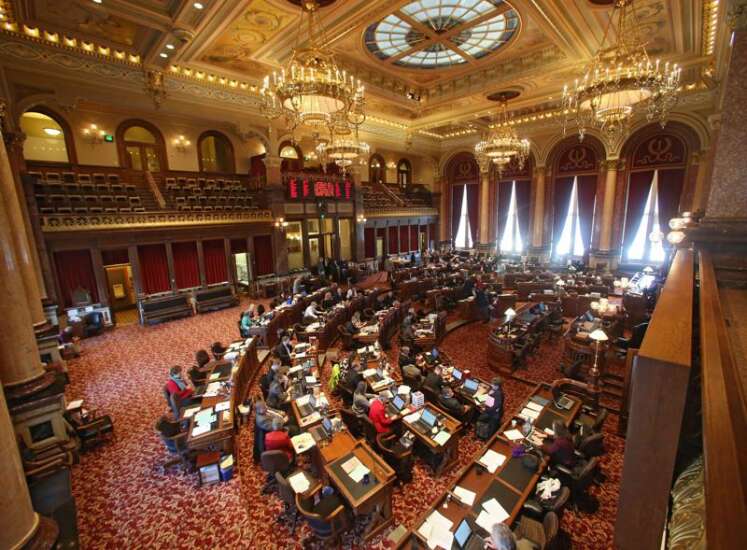 Iowa Senate sets $7.9 billion budget