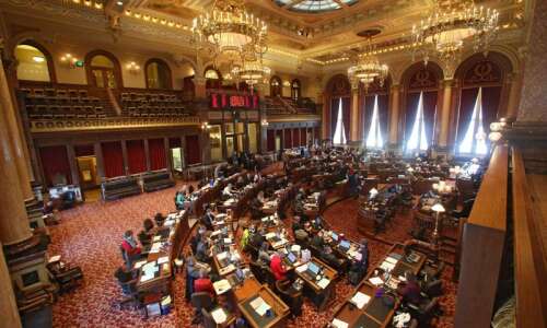 Iowa Senate sets $7.9 billion budget
