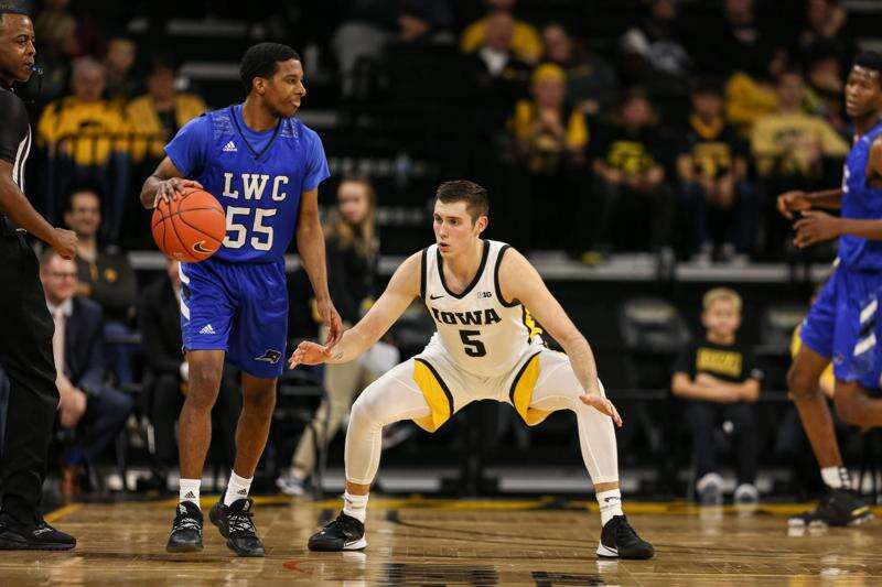 Newbies help Iowa men's basketball to exhibition cruise
