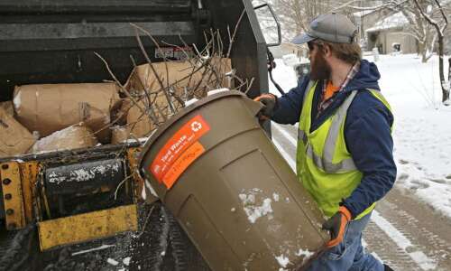 Food waste joins curbside composting in Iowa City