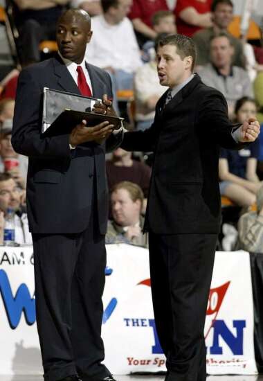 Two ex-Hawkeyes endorse Joerger as NBA coach
