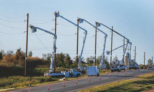 Alliant Energy ‘picking up the pace’ on burying Iowa power…