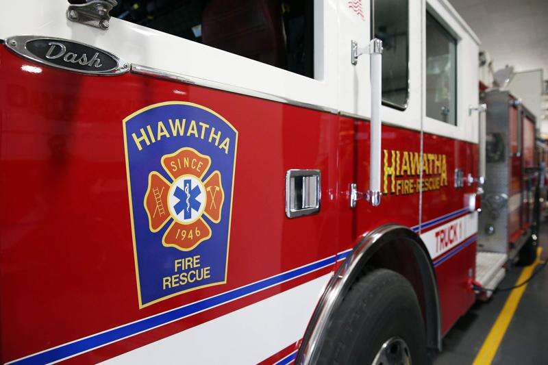 Early Thanksgiving Hiawatha blaze displaces 5 residents