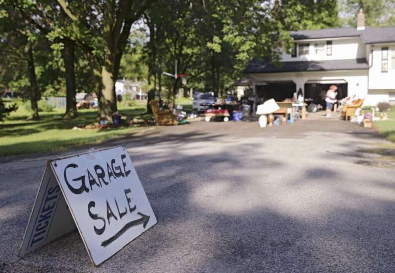 Iowa City resident organizes first citywide garage sale