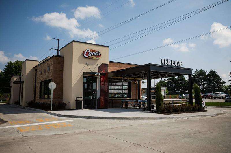 Louisiana chicken fingers chain Raising Cane’s plans Cedar Rapids location