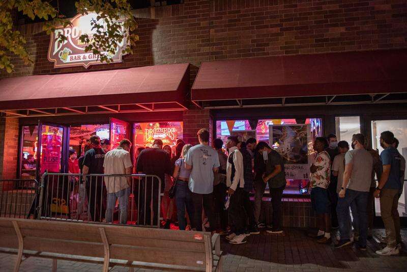 New COVID-19 cases at University of Iowa stay low, even as bars reopen