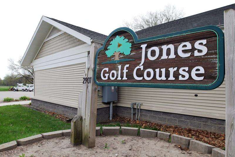 Cedar Rapids axes golf superintendent to help cut losses