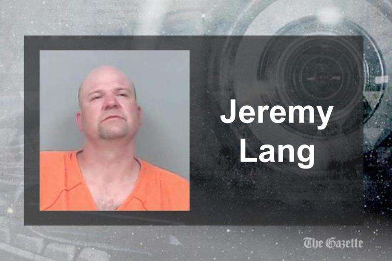 Cedar Rapids man poured gasoline on porch and started fire, police say