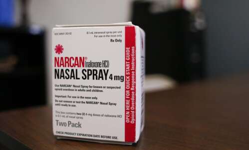 Iowa pharmacies offer free Narcan under new state initiative