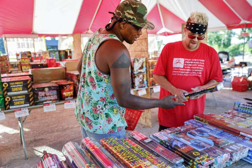 Corridor fireworks sellers take advantage of new state law