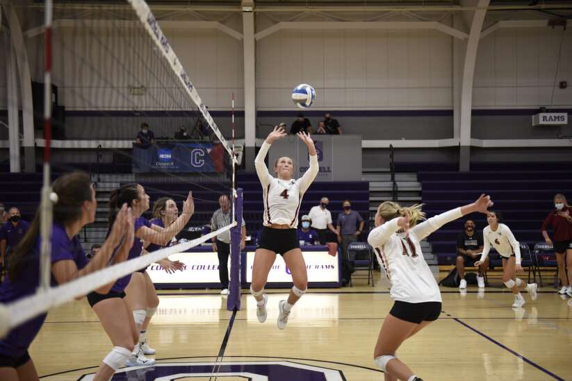 Photos: Coe vs. Cornell volleyball