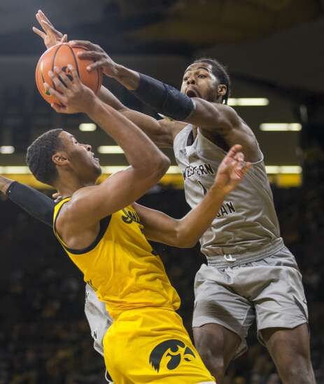 Photos: Iowa men’s basketball vs. Western Michigan
