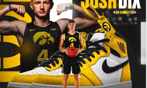 Iowa men’s basketball recruit Josh Dix suffers leg injury Friday