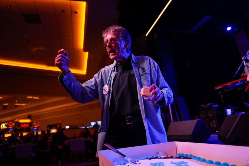 Iowa music man Bob Dorr turns 70, reflects on life, career milestones