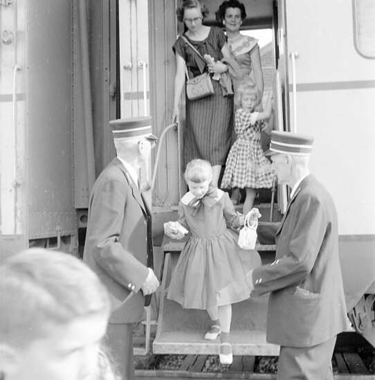 Time Machine: Train rides were a treat for Eastern Iowa school kids from 1930s into 1960s