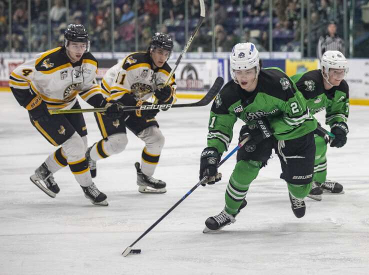 Photos: Green Bay Gamblers at Cedar Rapids RoughRiders hockey