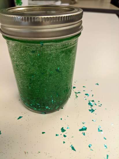 How to make calming glitter jars