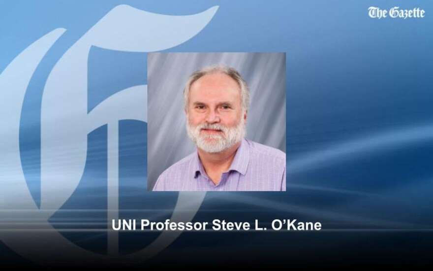 Northern Iowa professor back online, still insisting students should mask