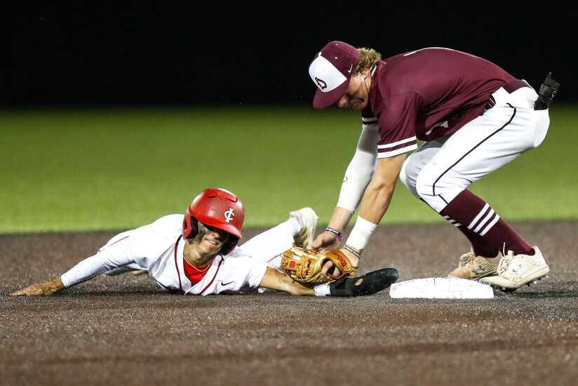 Fight late not quite enough for Iowa City High in state baseball semifinals