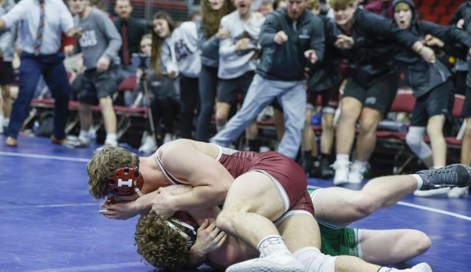 Photos: 2022 Iowa high school wrestling state duals tournament