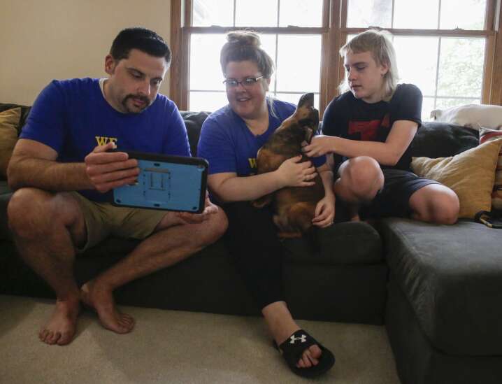 A mother’s mission: Hiawatha family determined to bring 3 adopted Ukrainian boys to Iowa 