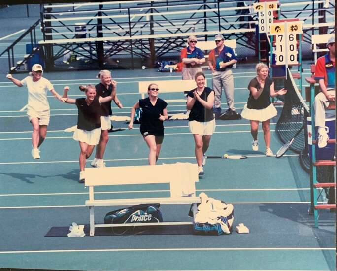 50 Iowa moments since Title IX: Iowa tennis earns surprising spot in NCAA Round of 16 in 1999