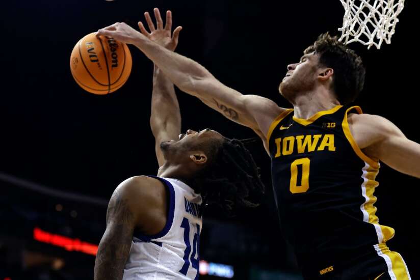 Hawkeyes started slow, then put on a show in 83-67 win at Seton Hall