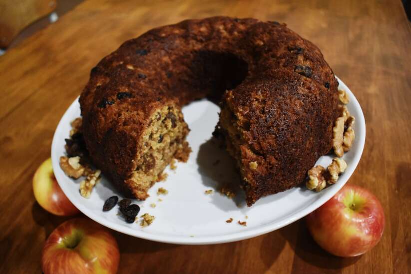 Try Bolo de Bruxa, a cinnamon apple cake perfect for fall 