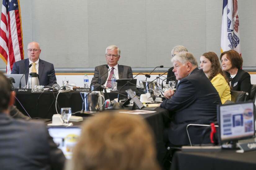 Iowa regents eye more private collaboration