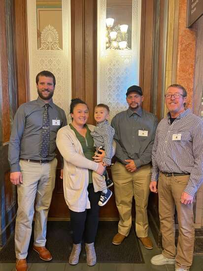 Waukon men get Iowa lifesaver award for rescuing family from fire