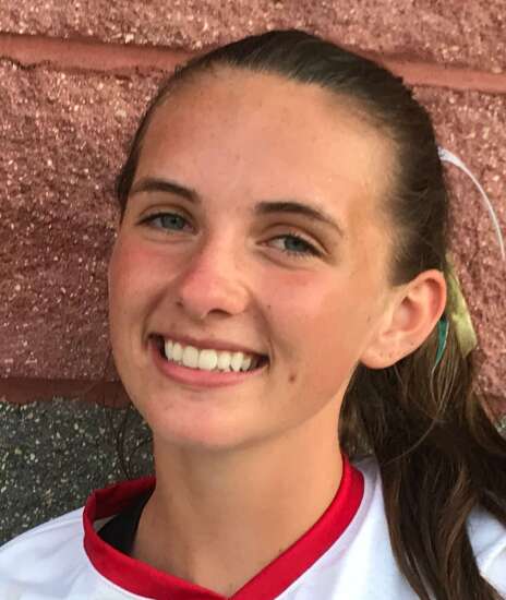 Williamsburg 8th-grader Carly Rich relieves, redeems in softball split with Mount Vernon