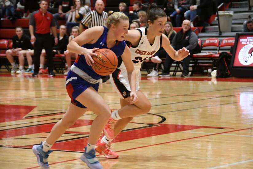 Now on the same page, Decorah duo forms an elite girls’ basketball backcourt