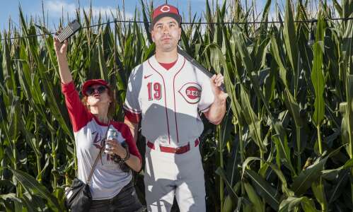 Photos: Cubs vs. Reds at Field of Dreams