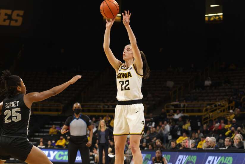 Iowa’s Caitlin Clark’s shooting numbers have dipped; her confidence hasn’t