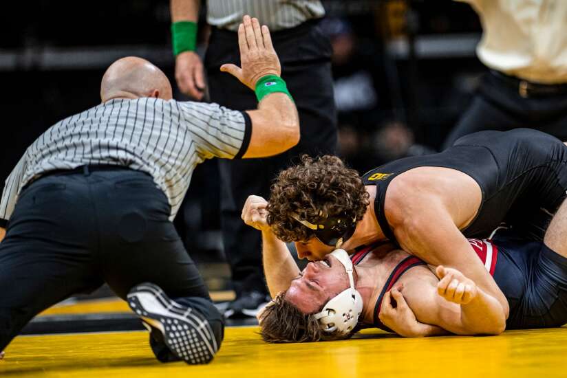 Photos: Iowa men’s wrestling beats Penn, 26-11