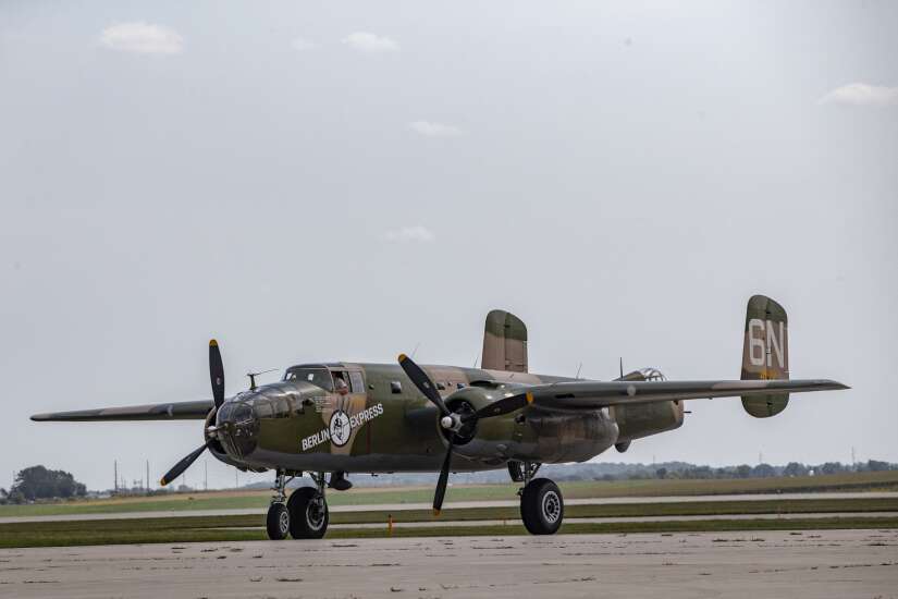 ‘Living museum’ World War II airplane tours Iowa skies for first time