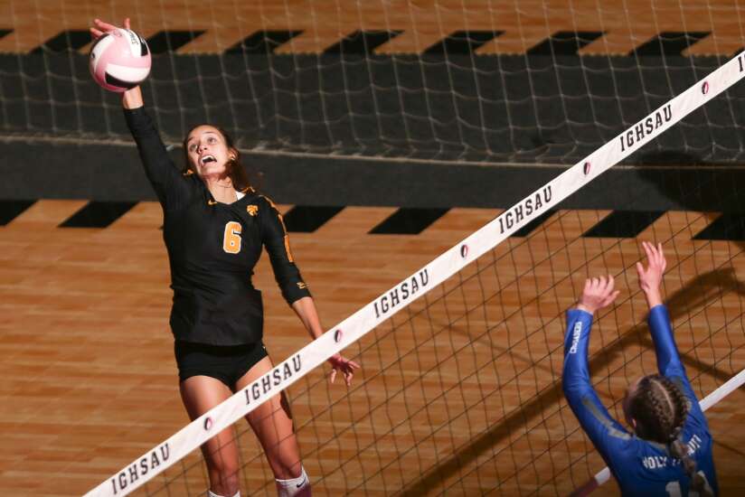 Photos: Fort Madison Holy Trinity vs. Janesville in Iowa high school state volleyball tournament