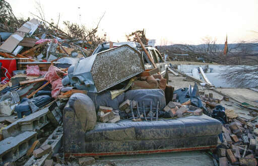 4 of 7 killed in Iowa tornadoes from same family
