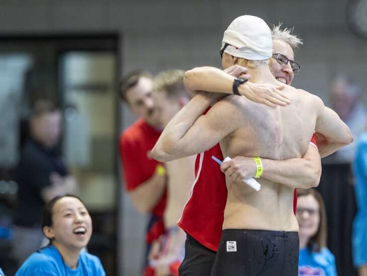 Iowa City High duo captures boys’ state swimming titles