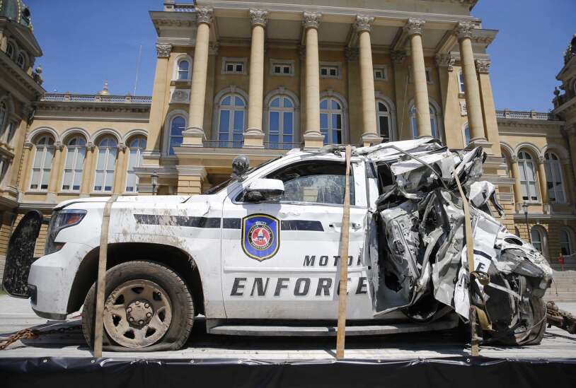 Distracted driving bills stall as Iowa traffic deaths rise