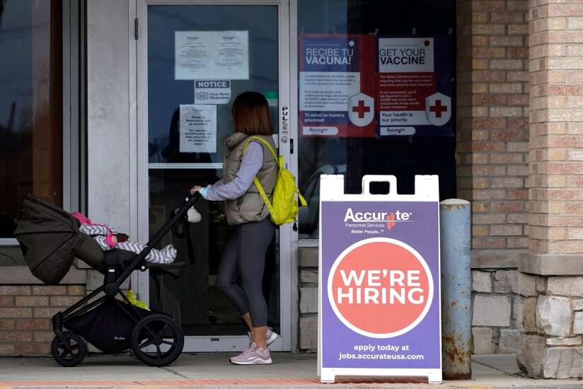 U.S. jobless claims rise to 230,000