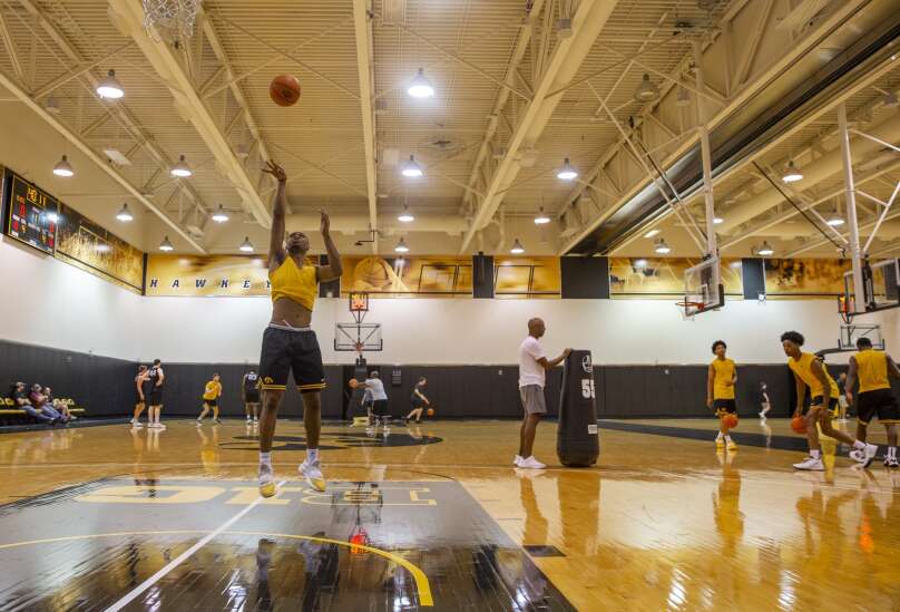 Photos: Iowa men’s basketball summer practice 