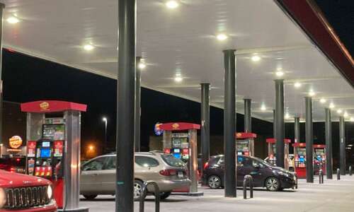 Iowa fuel stations want more money for E15 requirement