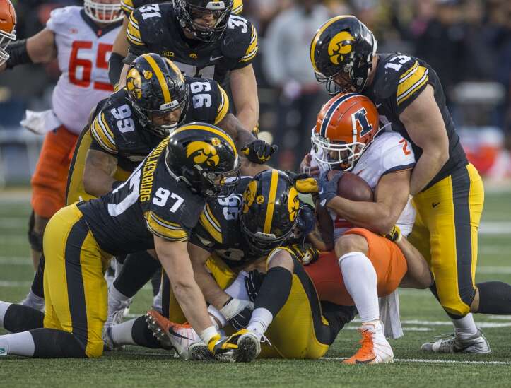 Photos: Iowa Hawkeyes vs. Illinois Fighting Illini football
